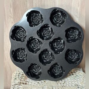 Nordic Ware Sweetheart Roses Mini Muffin Cake Pan Non Stick